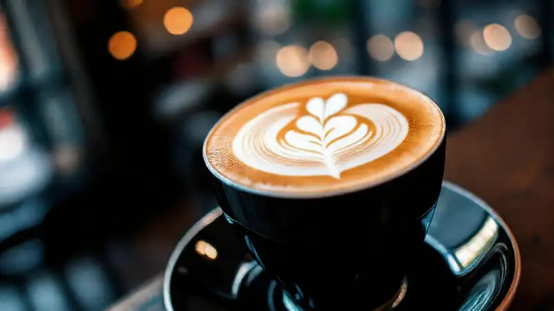 Un latte artístico y elegante