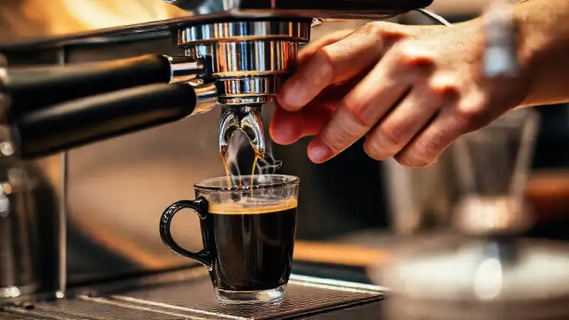 Un espresso vibrante en estilo moderno